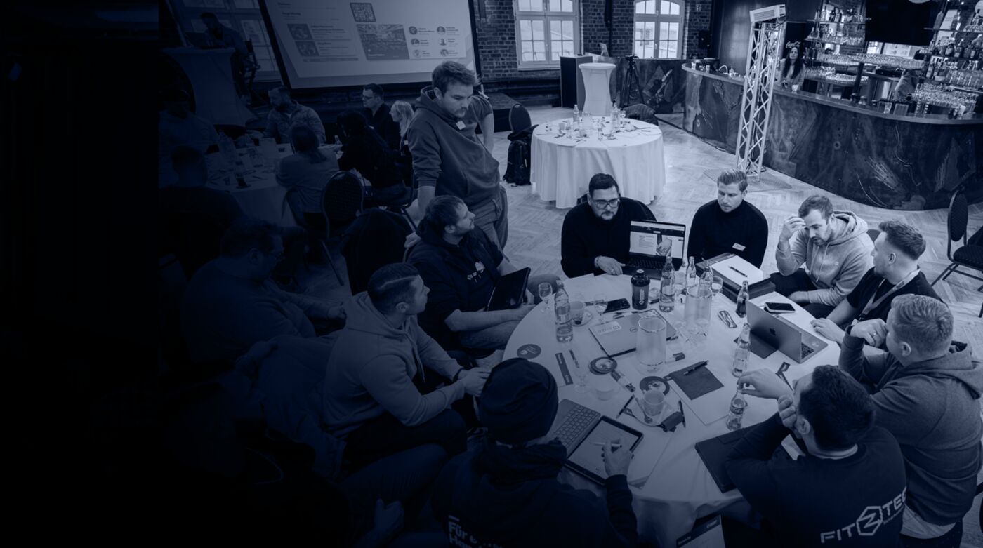 Inhaber von Handwerksbetrieben im Workshop am Schmiede-Tag